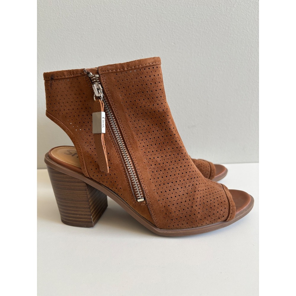 Circus by Sam Edelman Brown Perforated Peep Toe Cutout Block Heel Booties 8